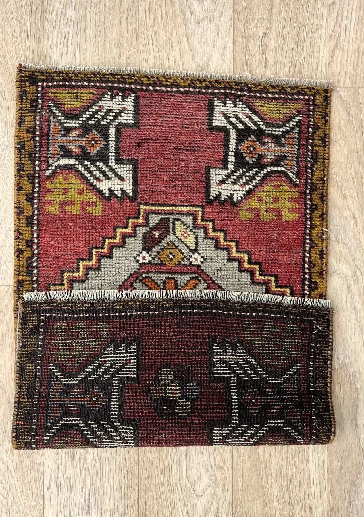 Panndora - Vintage Mini Red Area Rug - kudenrugs