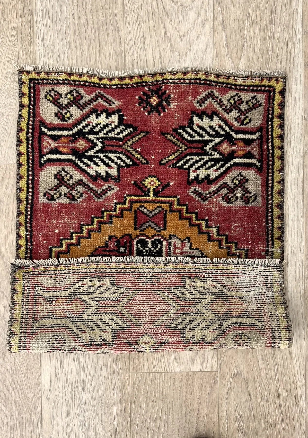 Panphyla - Vintage Mini Red Area Rug - kudenrugs