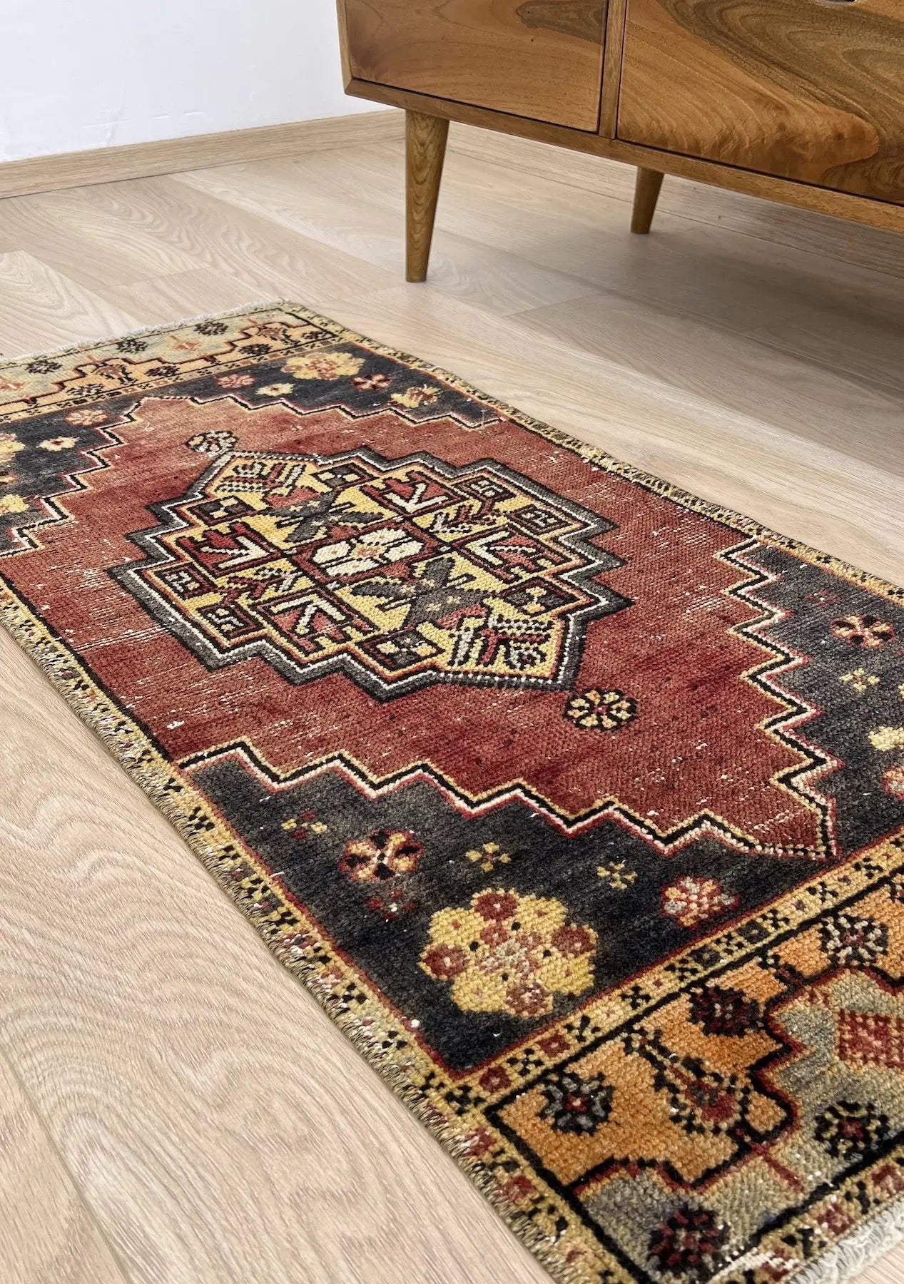 Pascalette - Vintage Mini Red Area Rug - kudenrugs