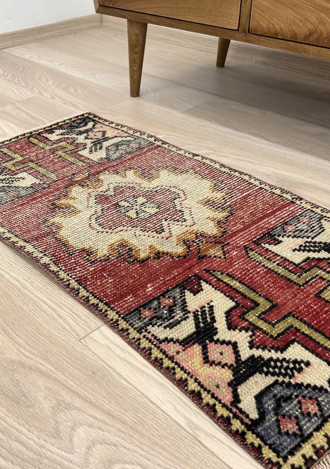 Patria - Vintage Mini Red Area Rug - kudenrugs