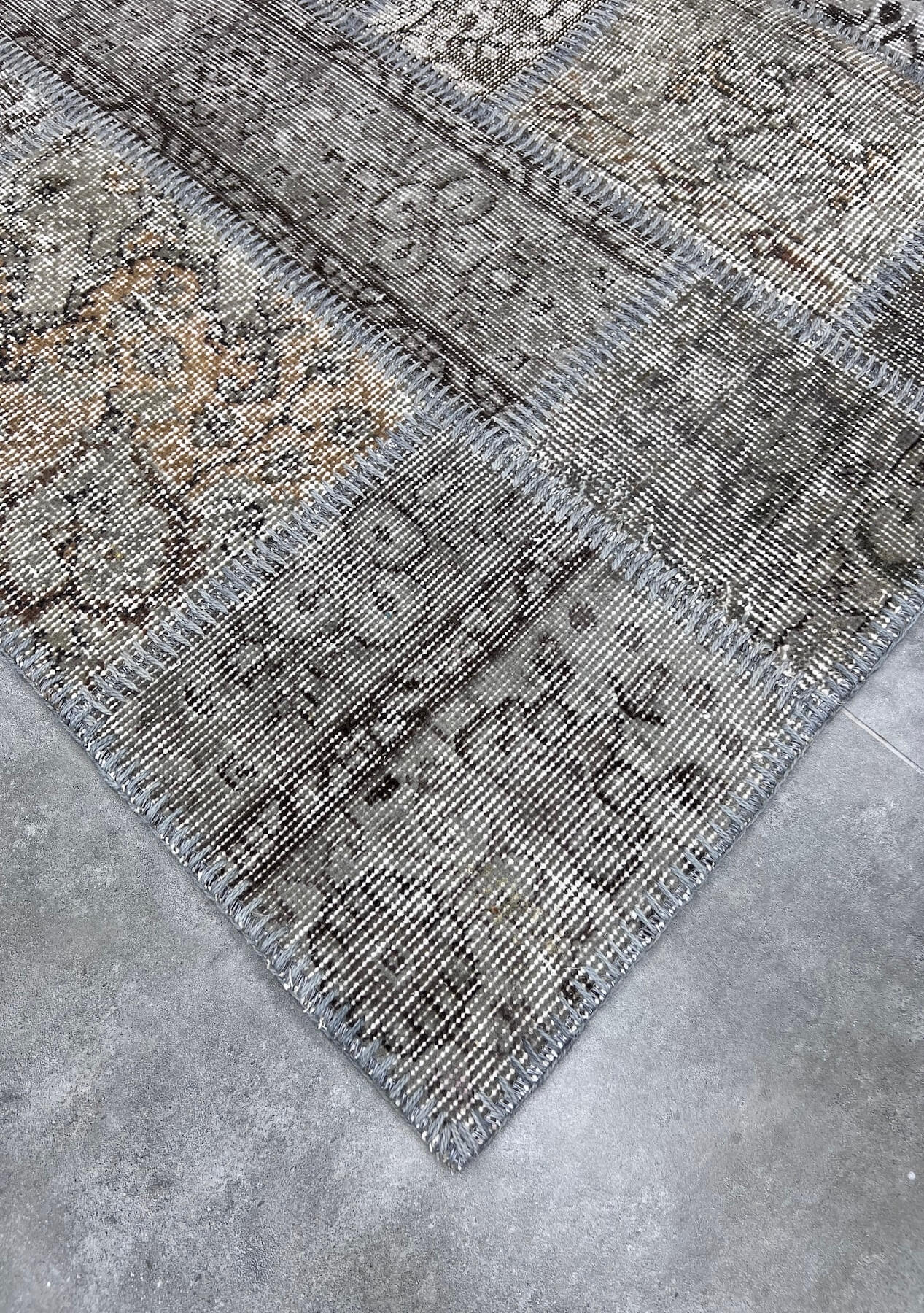 Penelope - Vintage Gray Patchwork Rug - kudenrugs