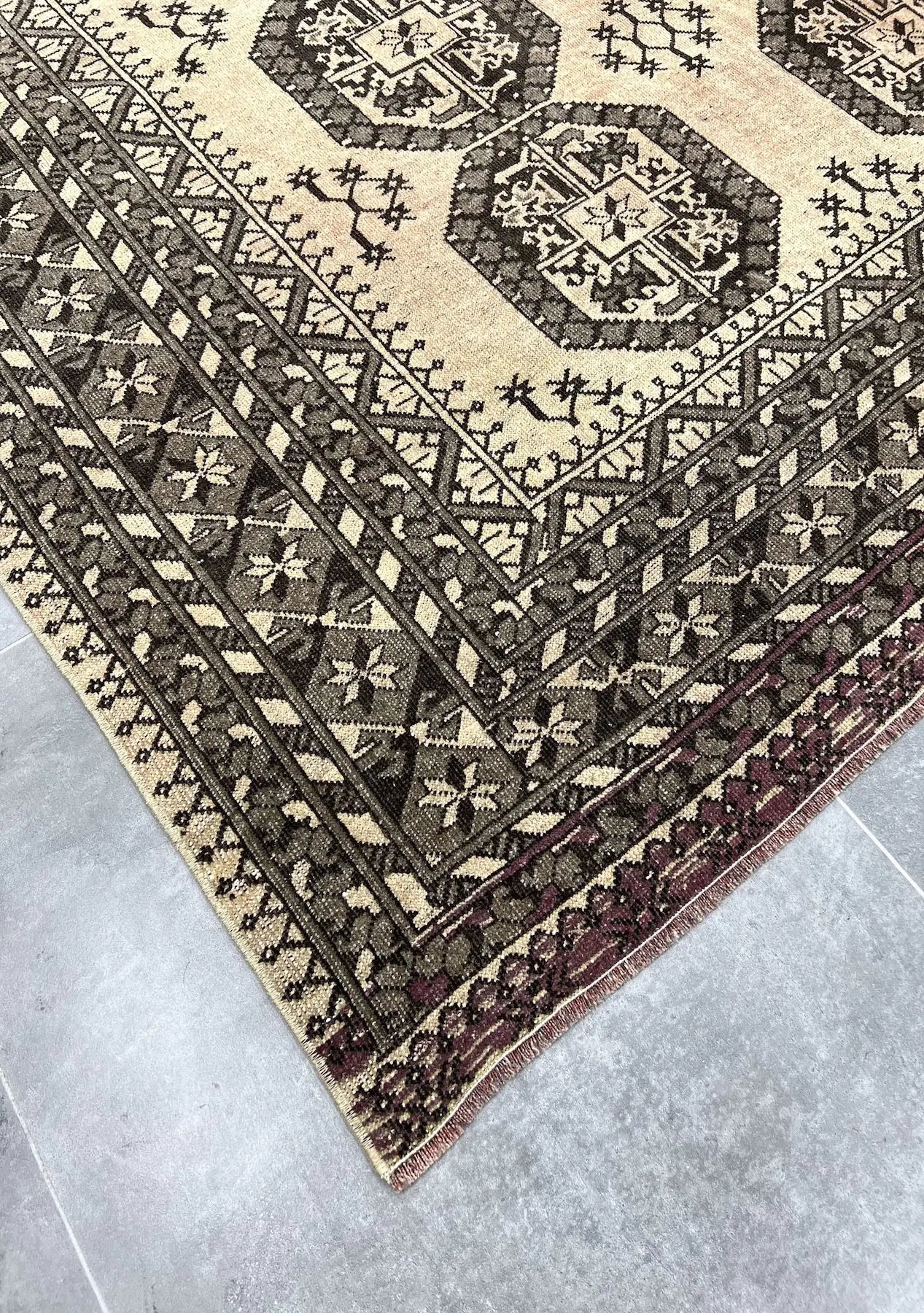 Reina - Vintage Persian Rug - kudenrugs