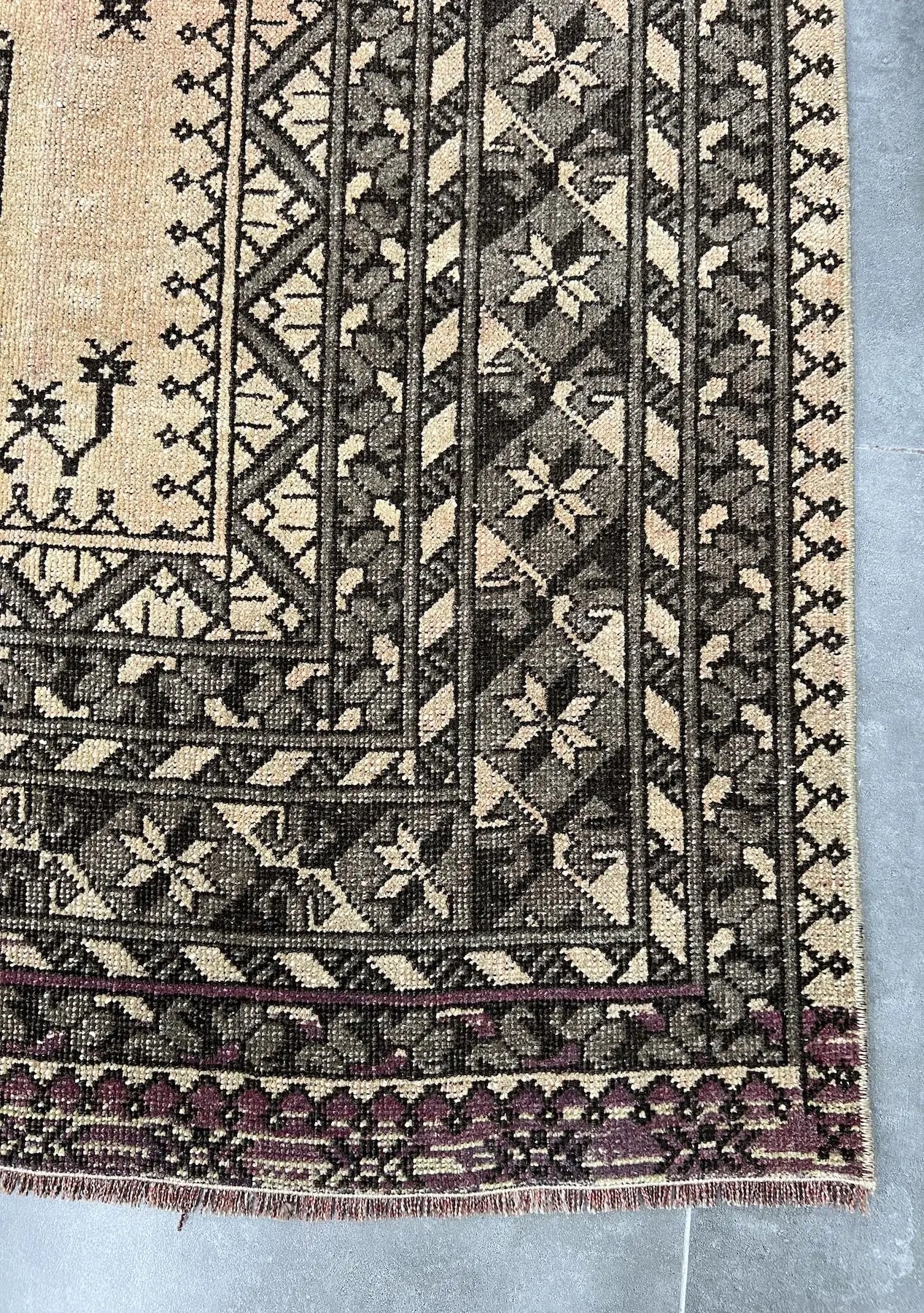 Reina - Vintage Persian Rug - kudenrugs