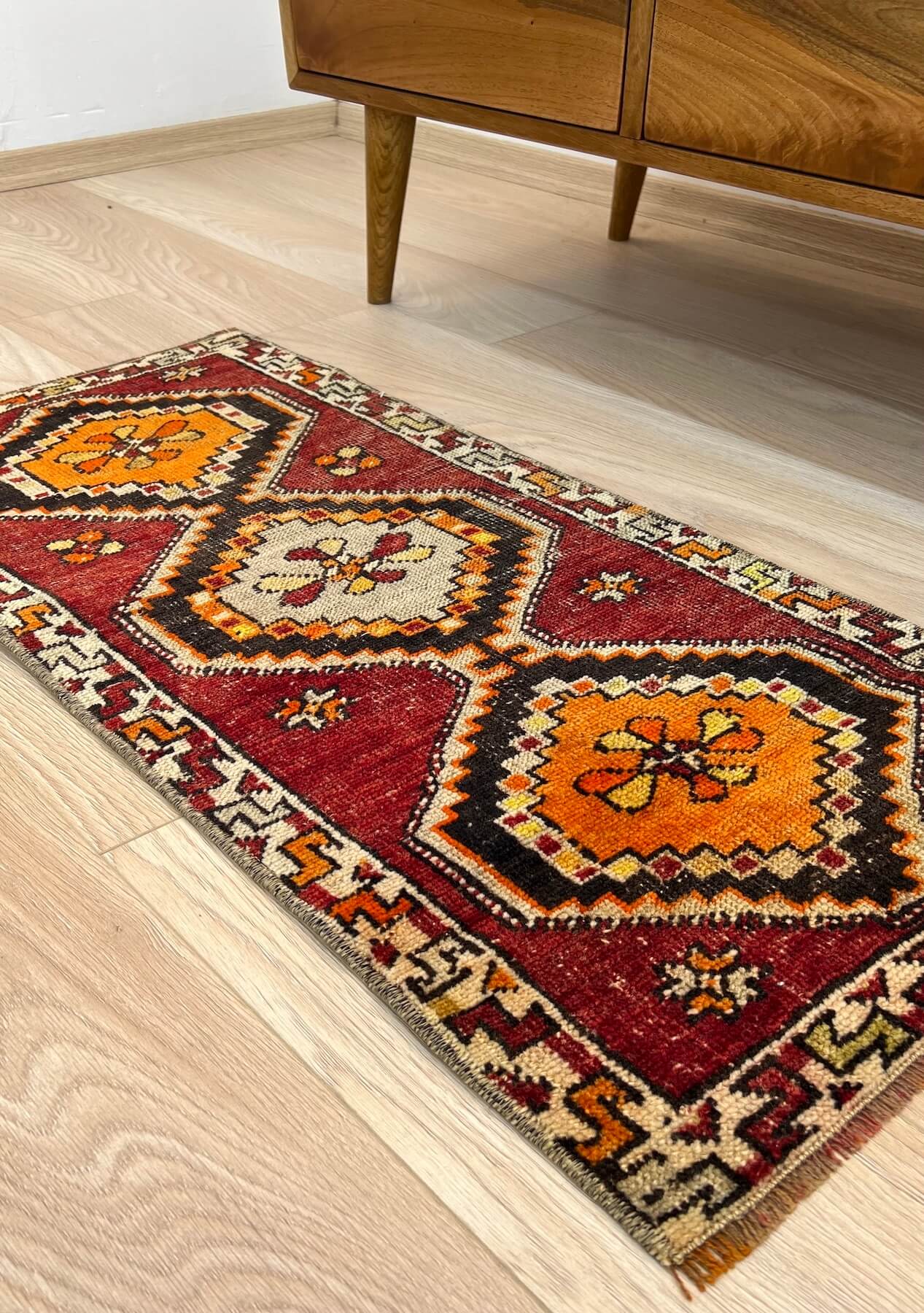 Rhiannon - Vintage Mini Red Area Rug - kudenrugs