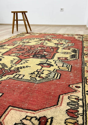 Rosalva - Vintage Anatolian Rug - kudenrugs