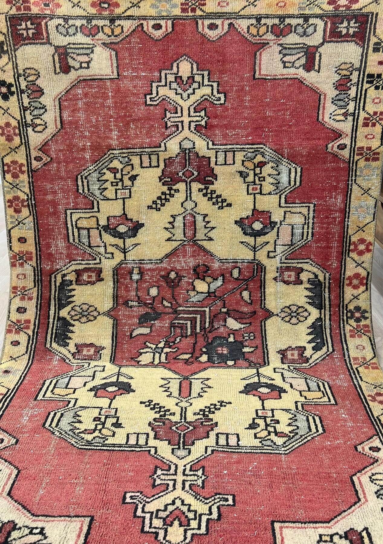 Rosalva - Vintage Anatolian Rug - kudenrugs