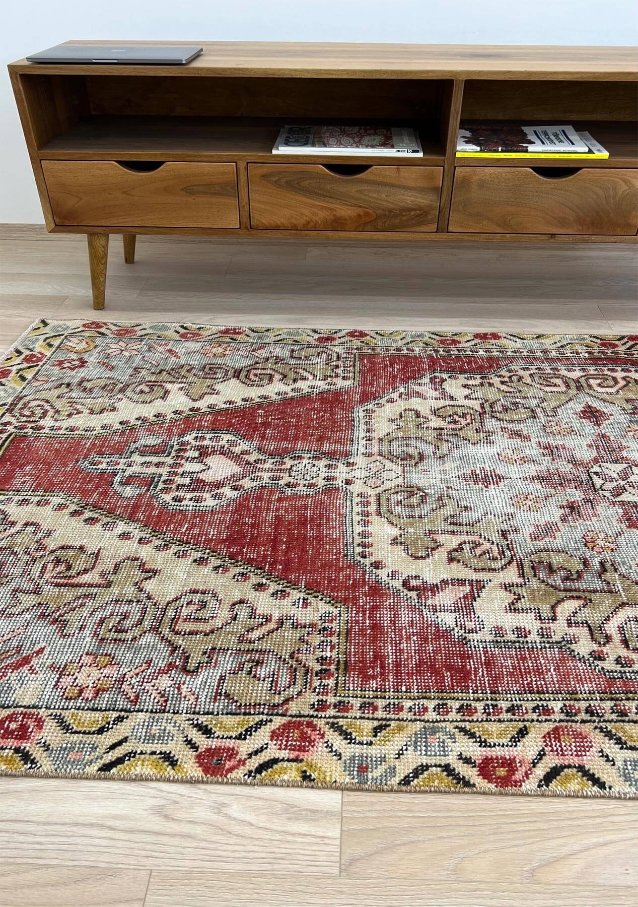 Isobelle - Vintage Anatolian Rug - kudenrugs