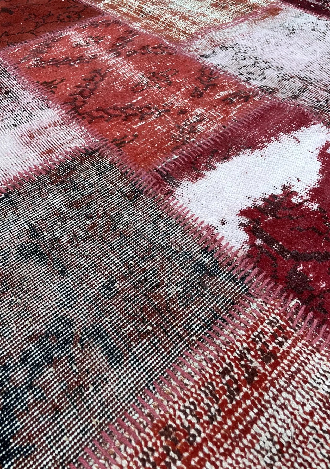 Saamiya - Vintage Red Patchwork Rug - kudenrugs