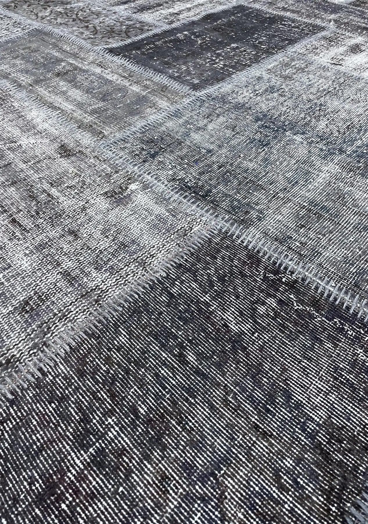 Sabera - Vintage Gray Patchwork Rug - kudenrugs