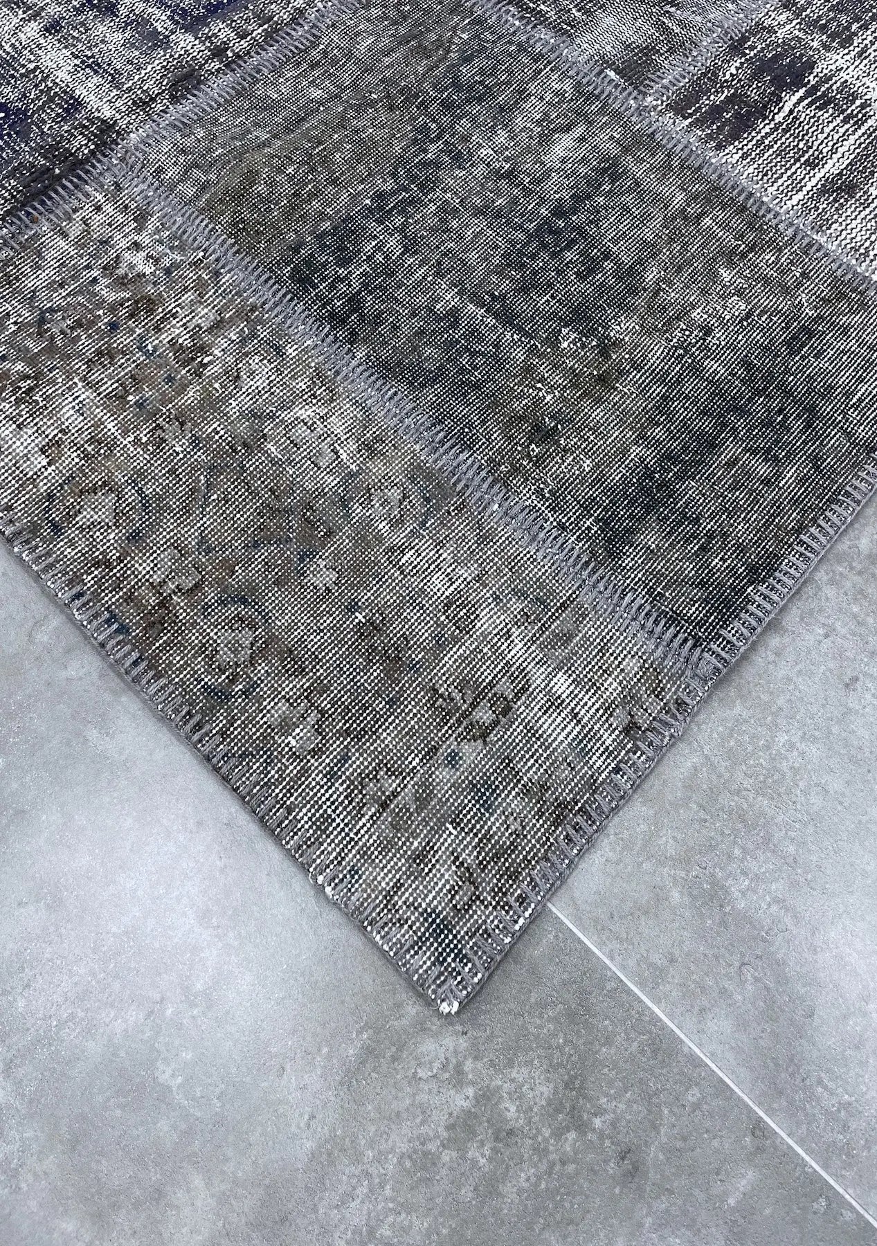 Sabirah - Vintage Gray Patchwork Rug - kudenrugs