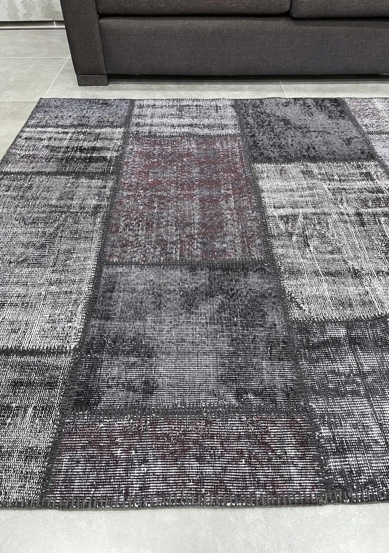 Sadye - Vintage Black Patchwork Rug - kudenrugs