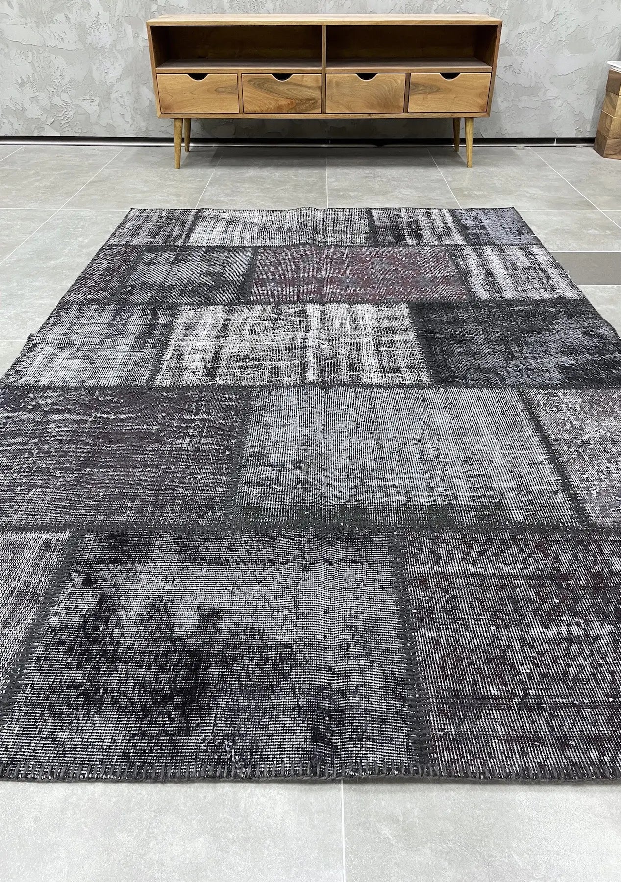 Sadye - Vintage Black Patchwork Rug - kudenrugs