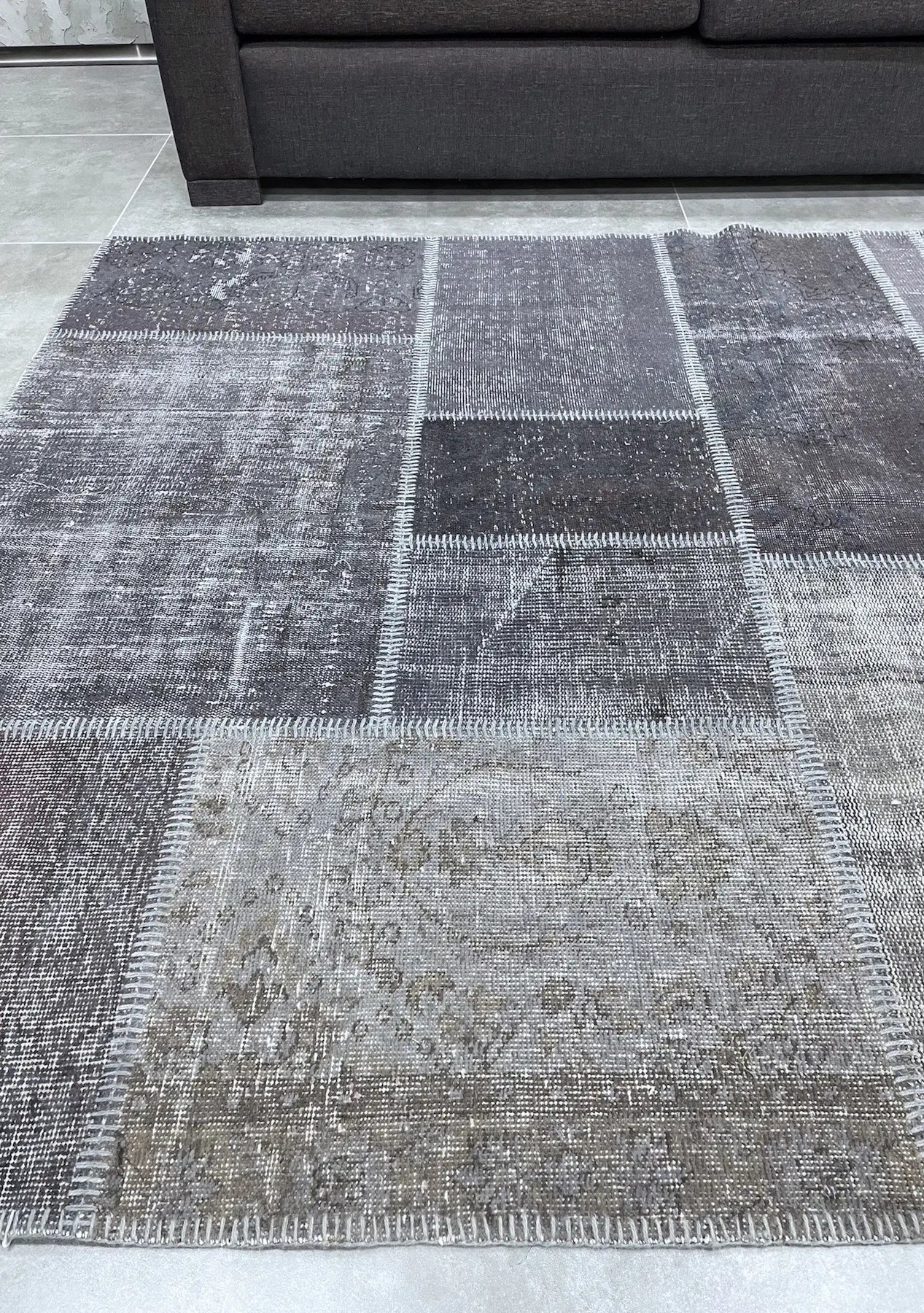 Saffron - Vintage Gray Patchwork Rug - kudenrugs