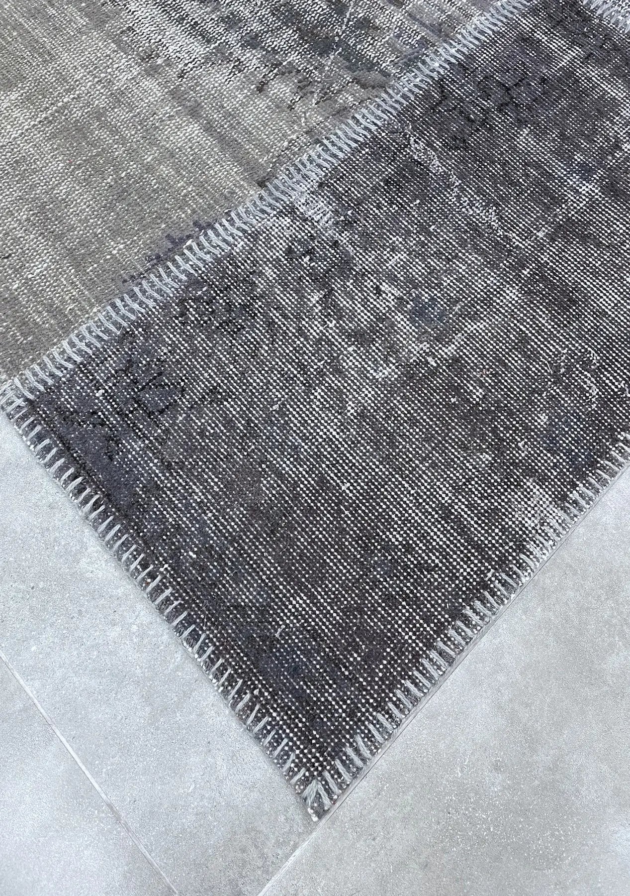 Saffron - Vintage Gray Patchwork Rug - kudenrugs