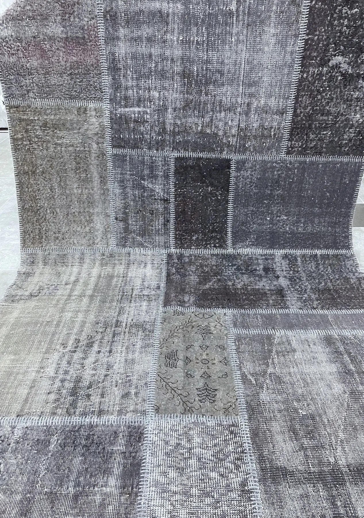 Saffron - Vintage Gray Patchwork Rug - kudenrugs