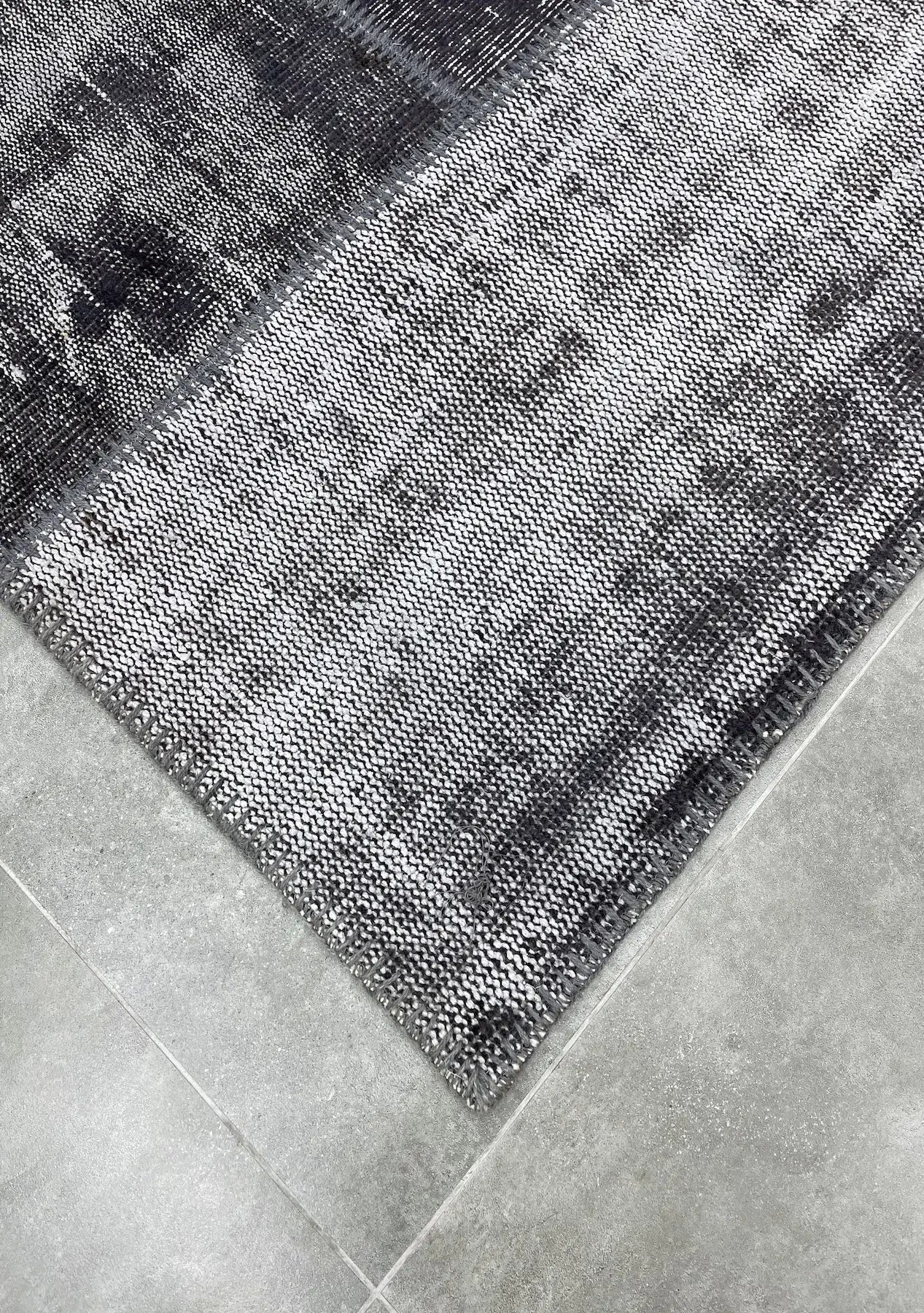 Saga - Vintage Gray Patchwork Rug - kudenrugs