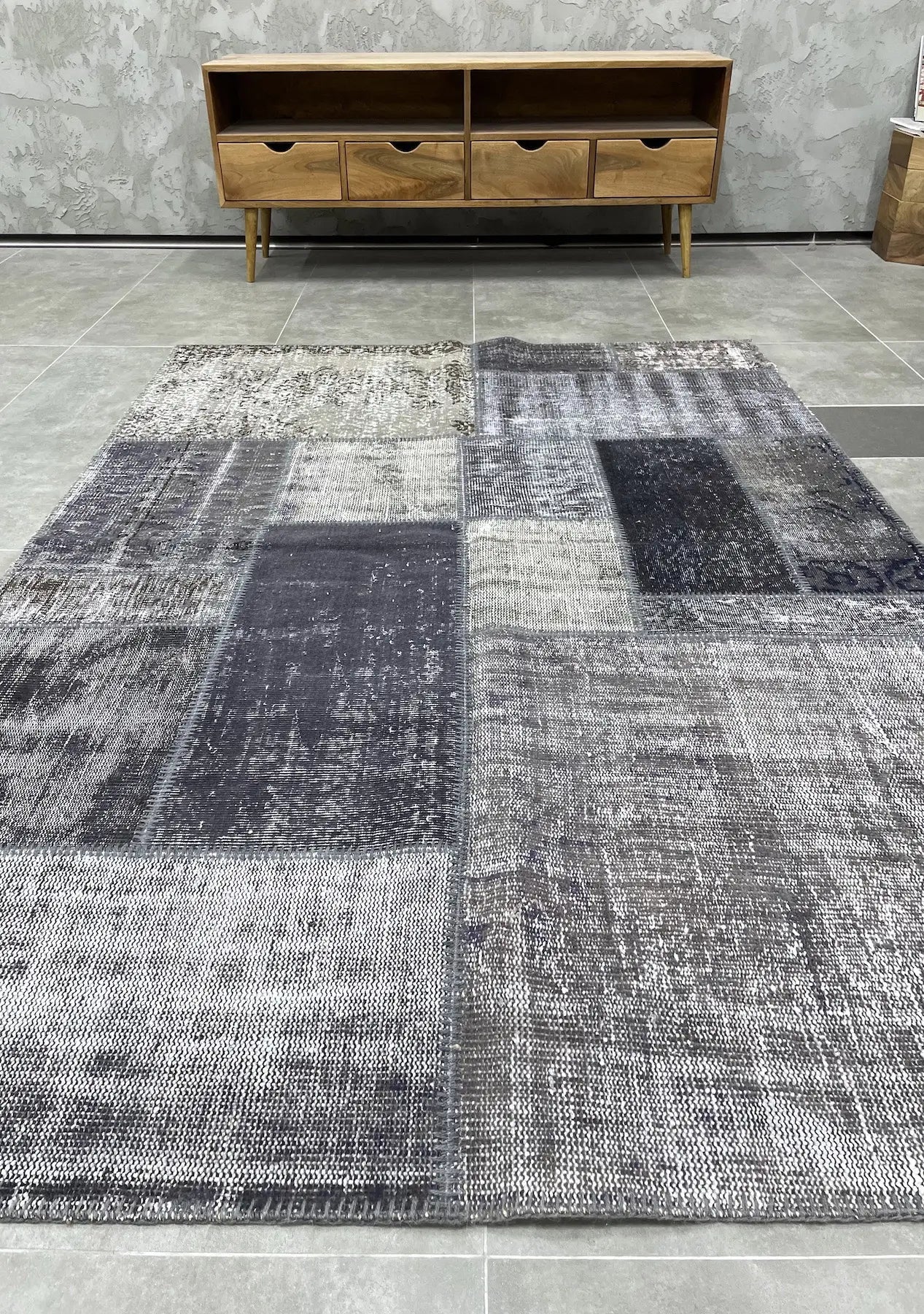 Saga - Vintage Gray Patchwork Rug - kudenrugs