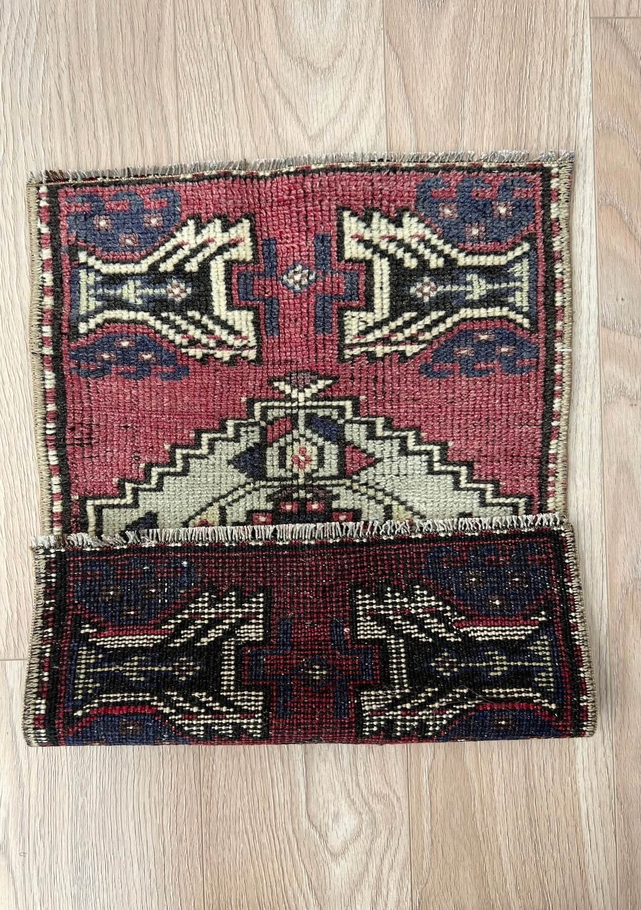 Saige - Vintage Mini Pink Area Rug - kudenrugs
