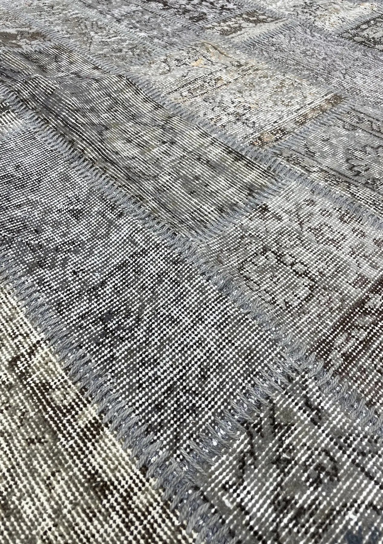 Saiun - Vintage Gray Patchwork Rug - kudenrugs