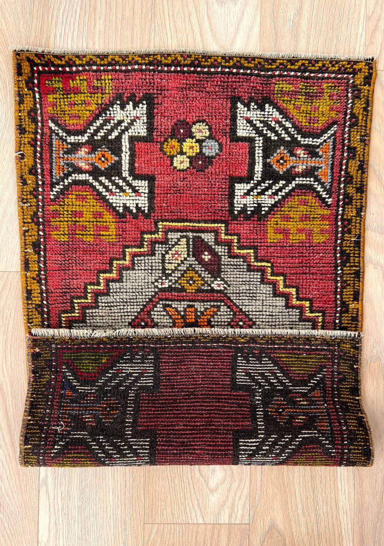 Sariah - Vintage Mini Pink Area Rug - kudenrugs