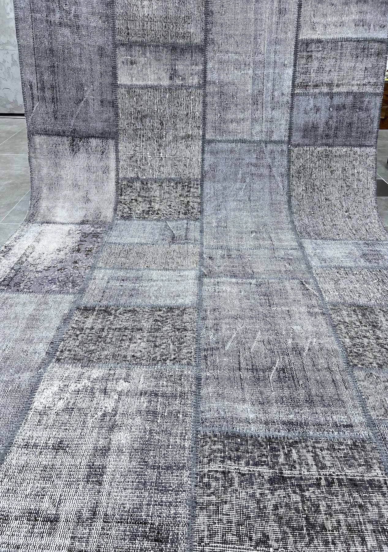 Sedonia - Vintage Gray Patchwork Rug - kudenrugs