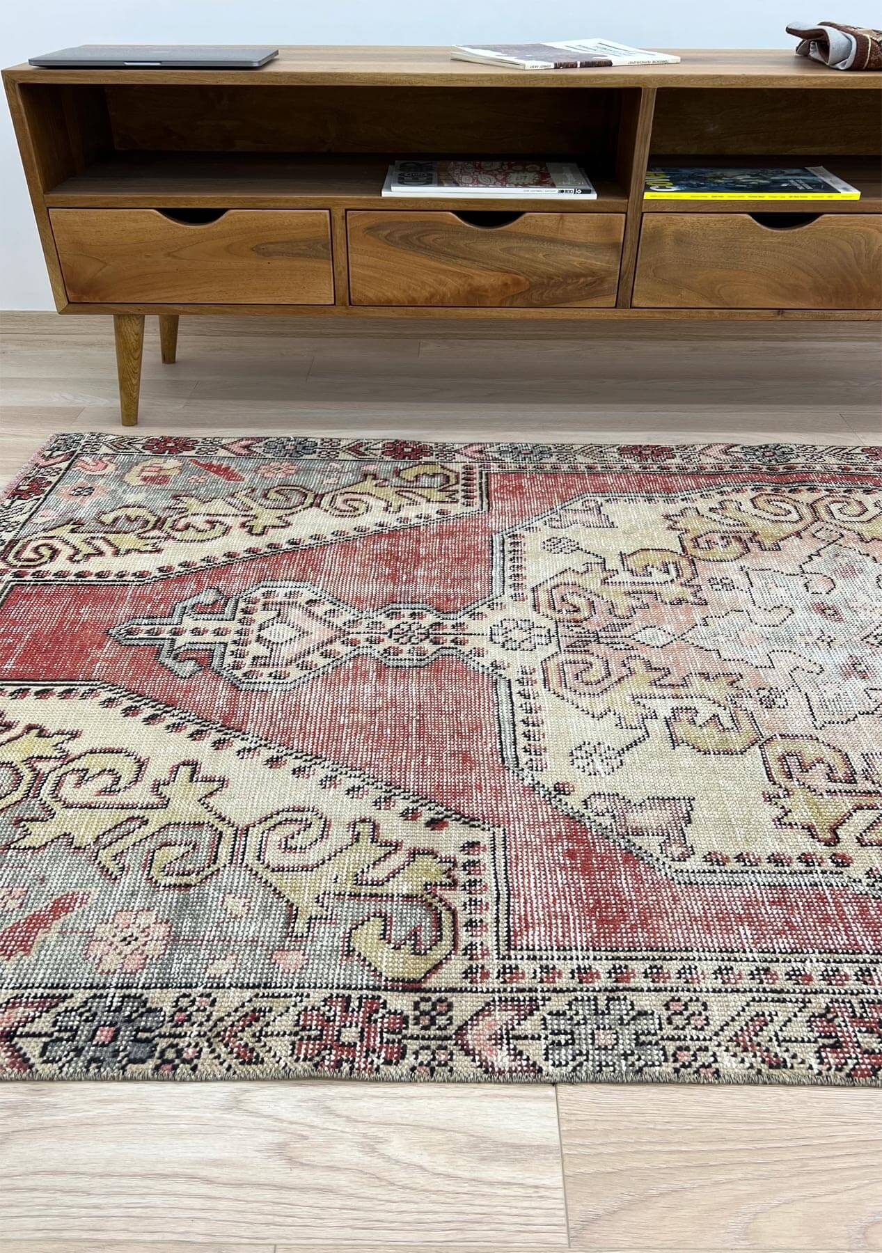 Stella - Vintage Anatolian Rug - kudenrugs