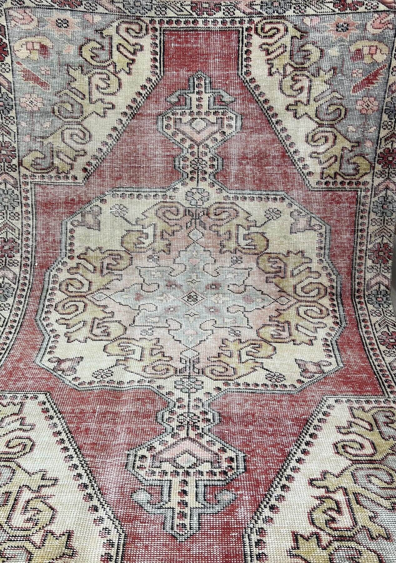 Stella - Vintage Anatolian Rug - kudenrugs