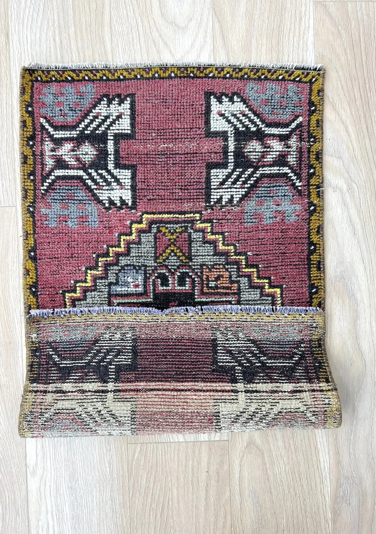 Suri - Vintage Mini Pink Area Rug - kudenrugs