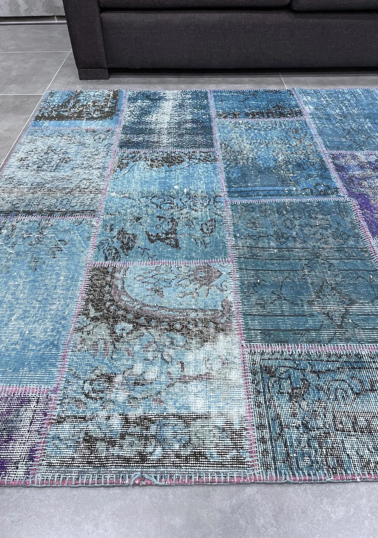 Taanach - Vintage Blue Patchwork Rug - kudenrugs