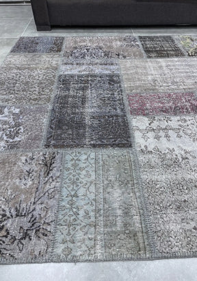 Tabassum - Vintage Gray Patchwork Rug - kudenrugs