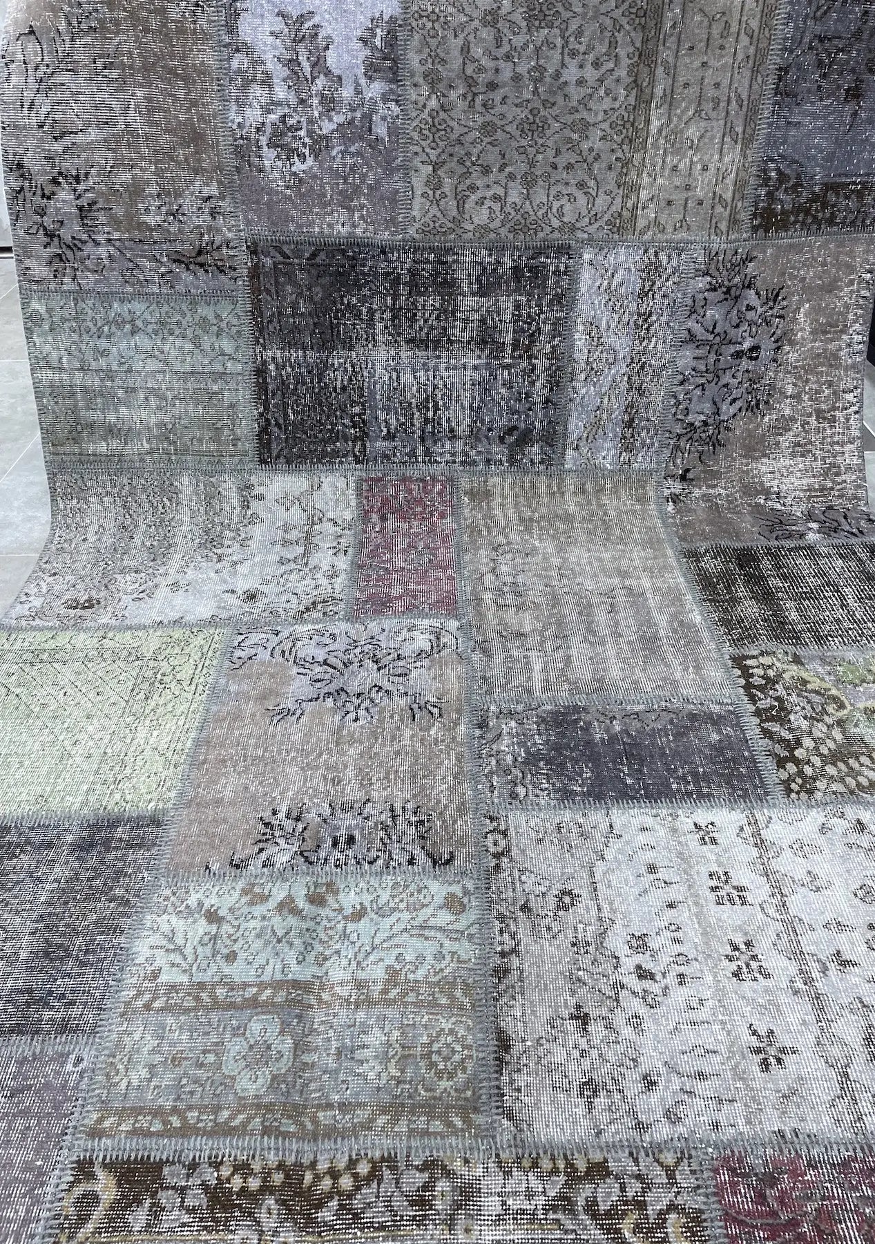 Tabassum - Vintage Gray Patchwork Rug - kudenrugs
