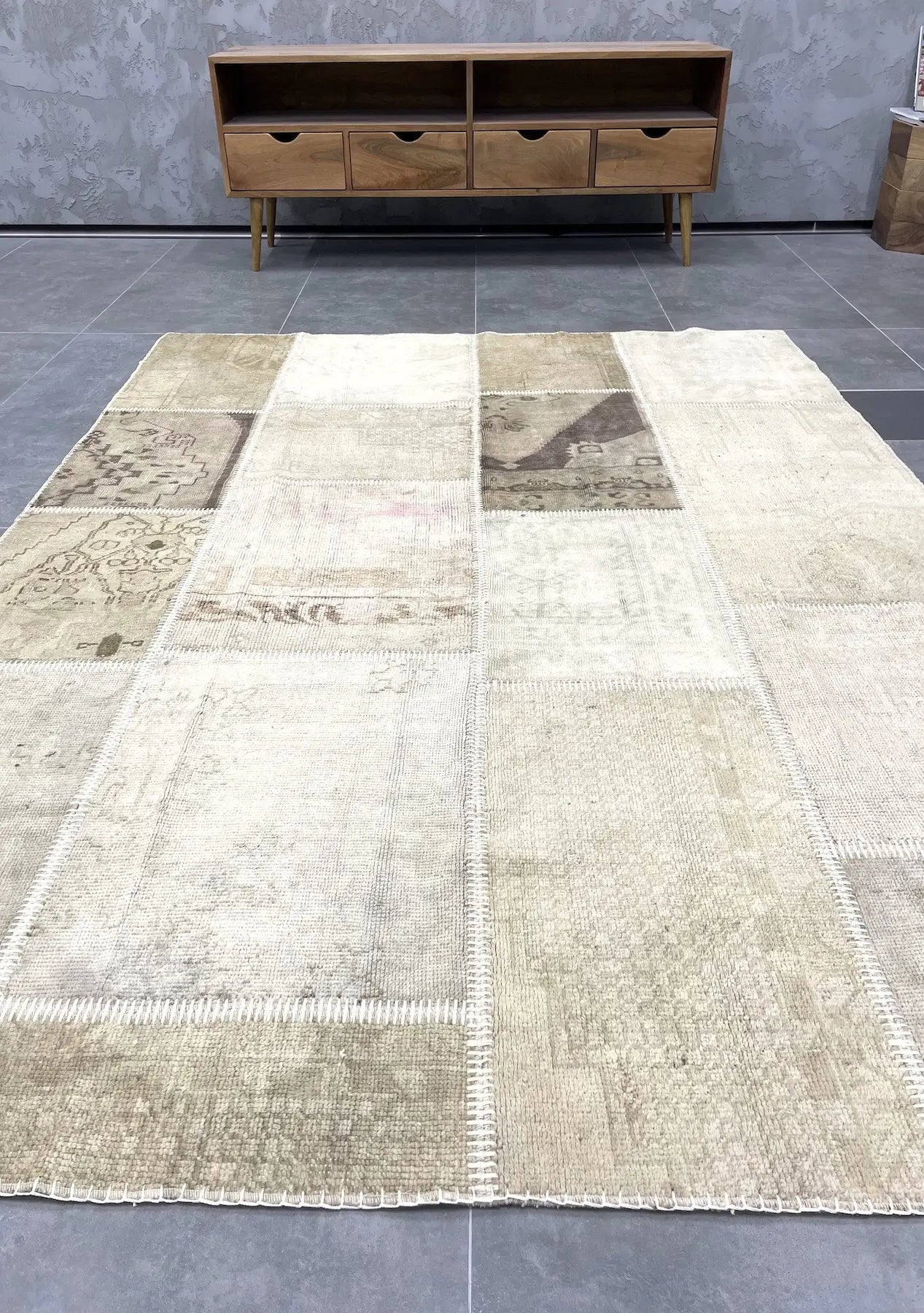 Tacy - Vintage Beige Patchwork Rug - kudenrugs