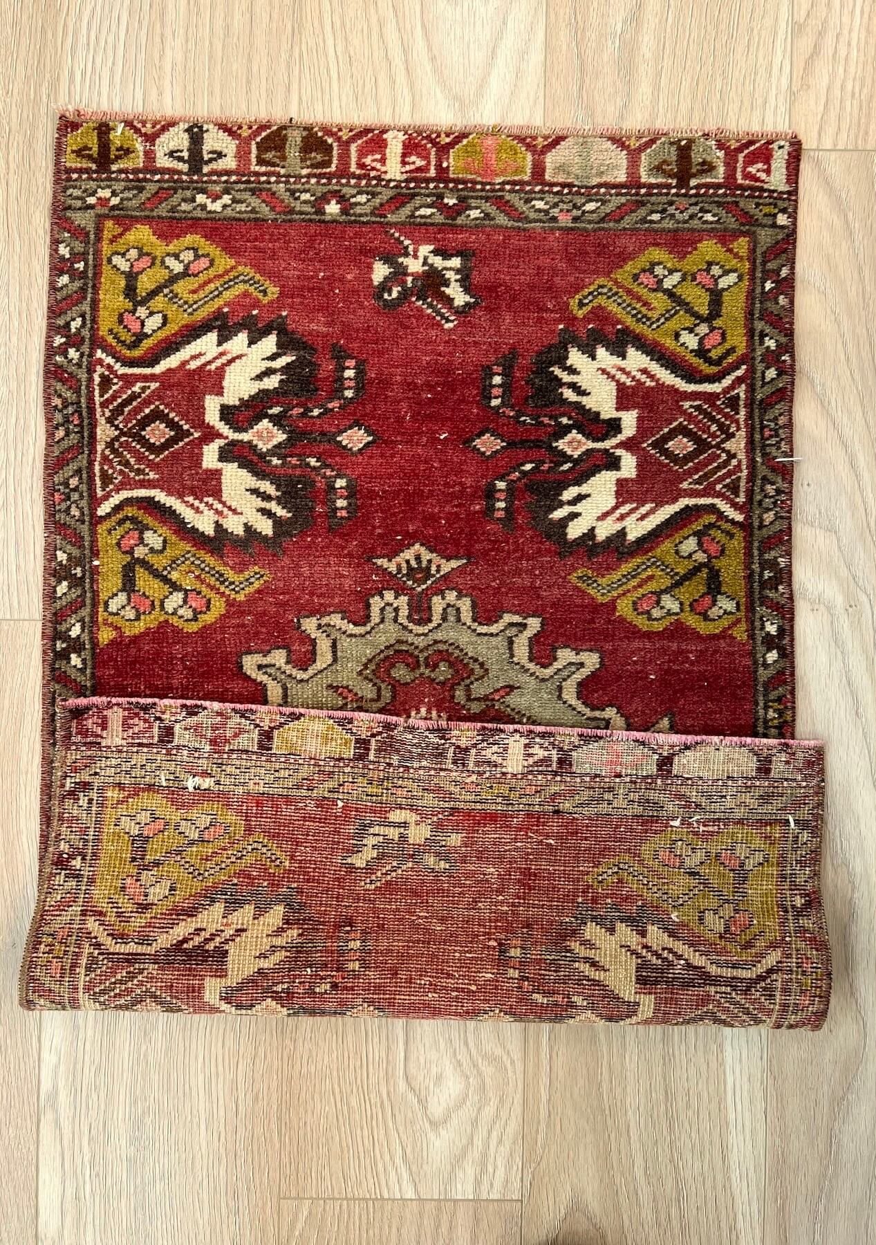 Tanya - Vintage Mini Red Area Rug - kudenrugs