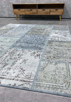 Thirza - Vintage Blue Patchwork Rug - kudenrugs