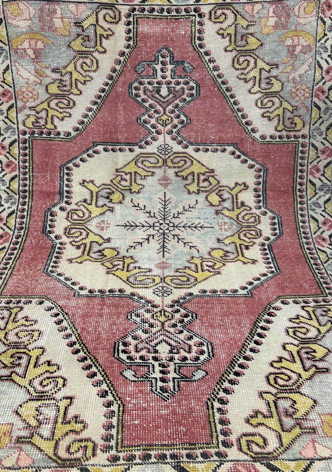 Tiara - Vintage Anatolian Rug - kudenrugs