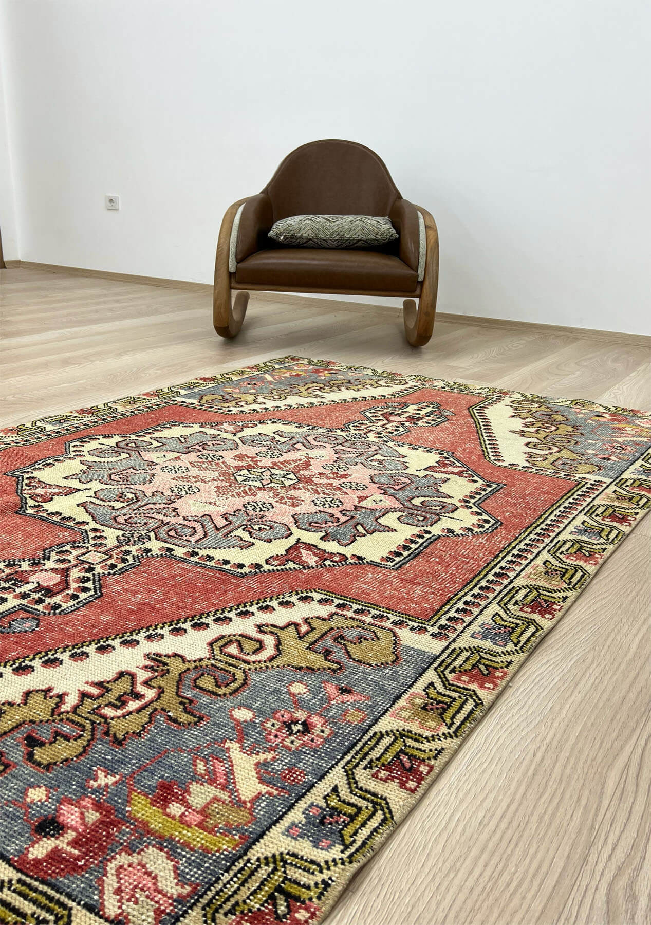 Verla - Vintage Anatolian Rug - kudenrugs