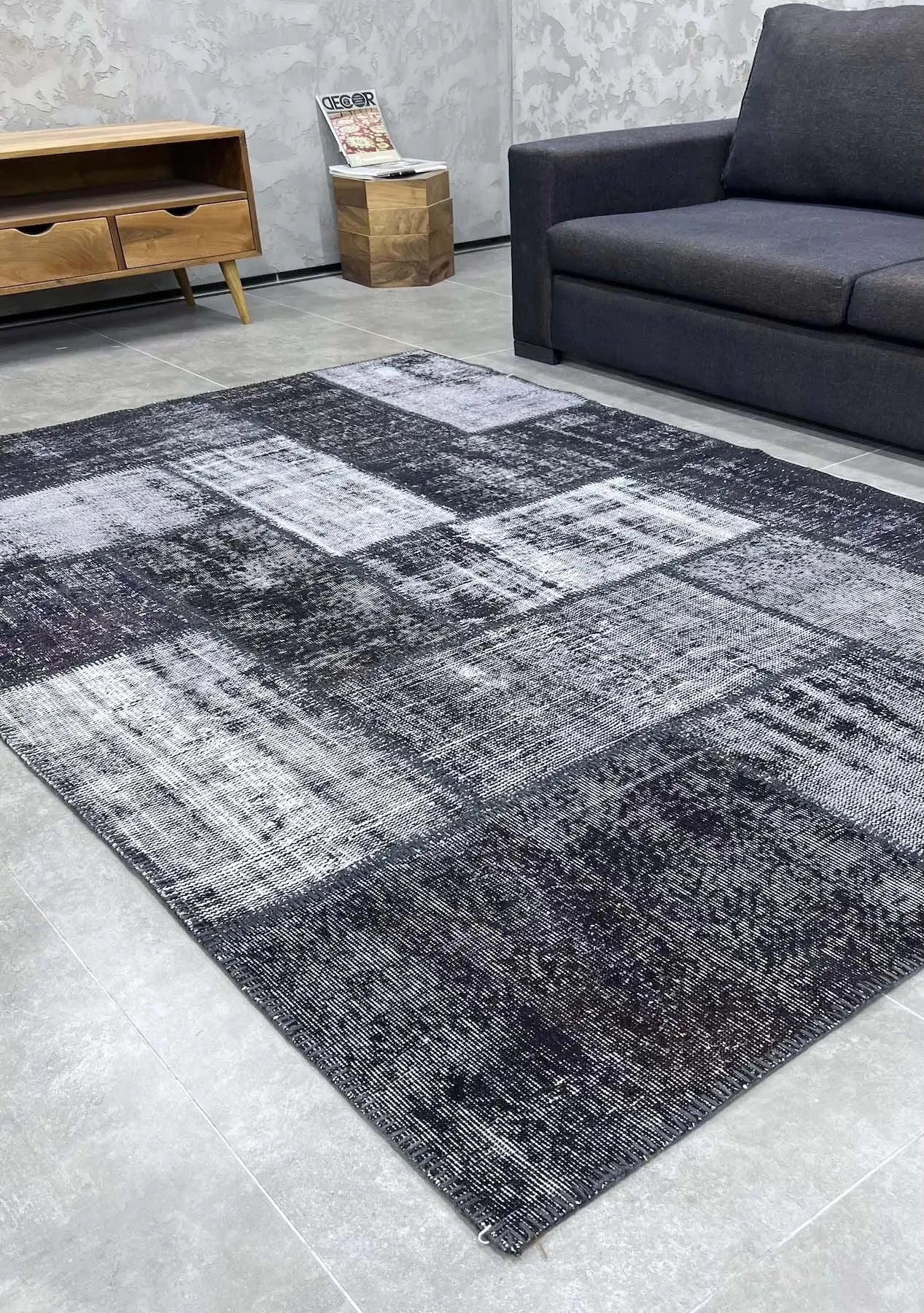 Vimala - Vintage Black Patchwork Rug - kudenrugs