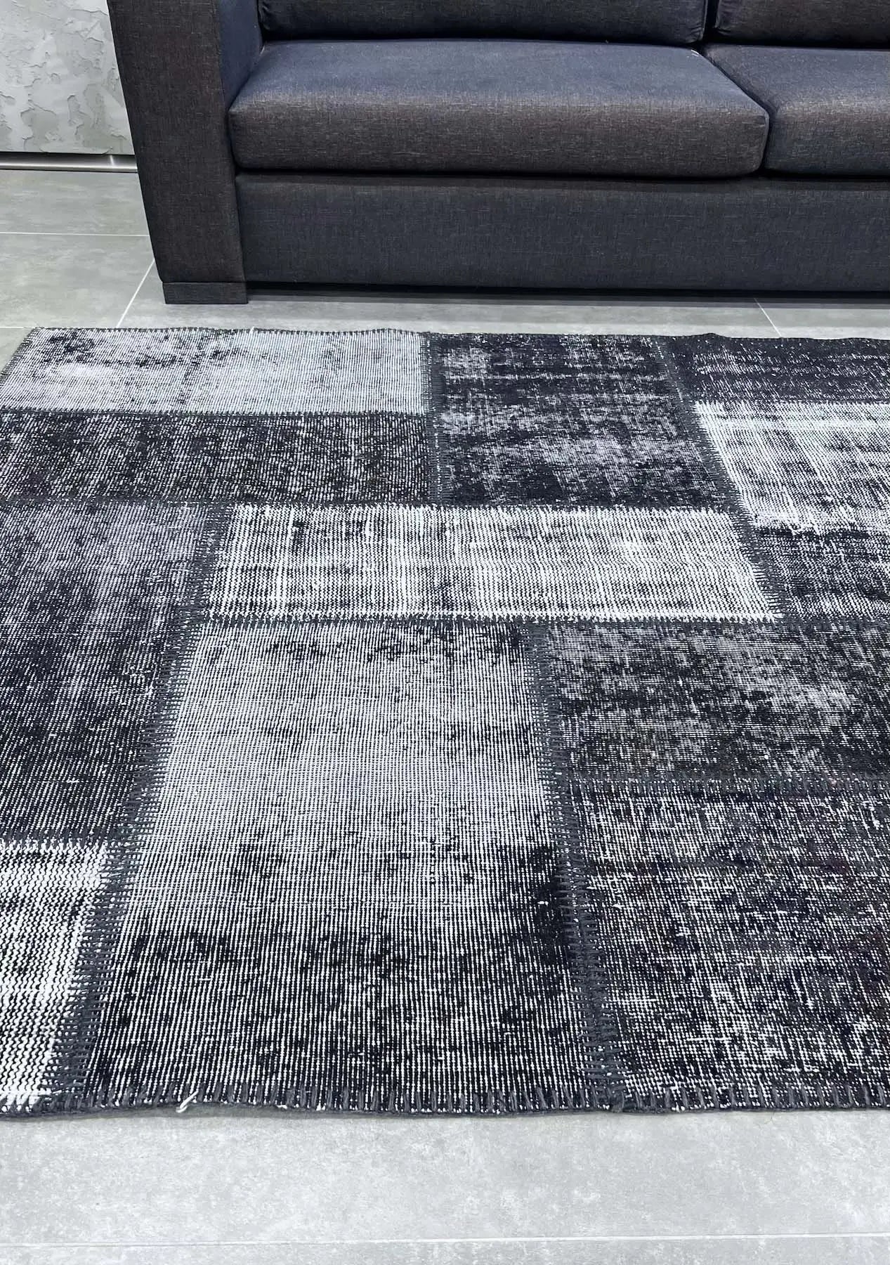 Vimala - Vintage Black Patchwork Rug - kudenrugs