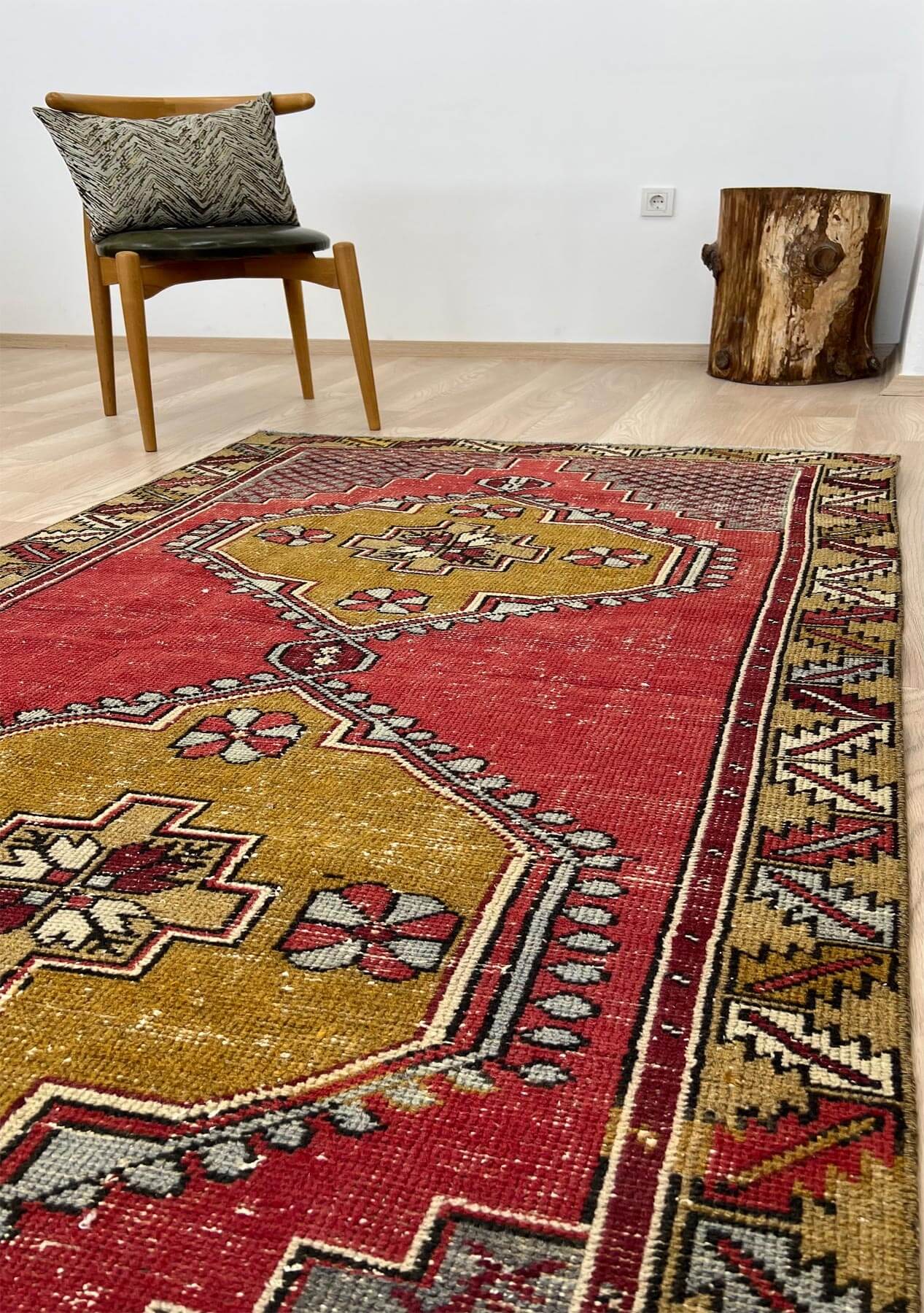Vivian - Vintage Anatolian Rug - kudenrugs
