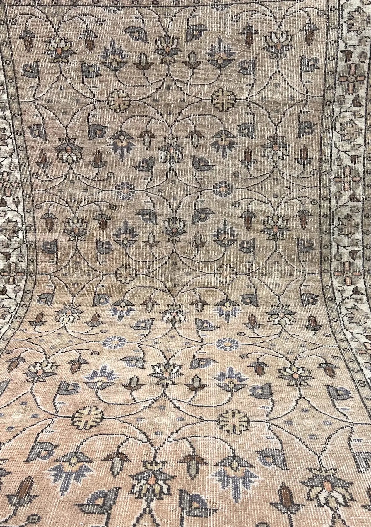 Willa - Vintage Beige Antique Washed Rug - kudenrugs