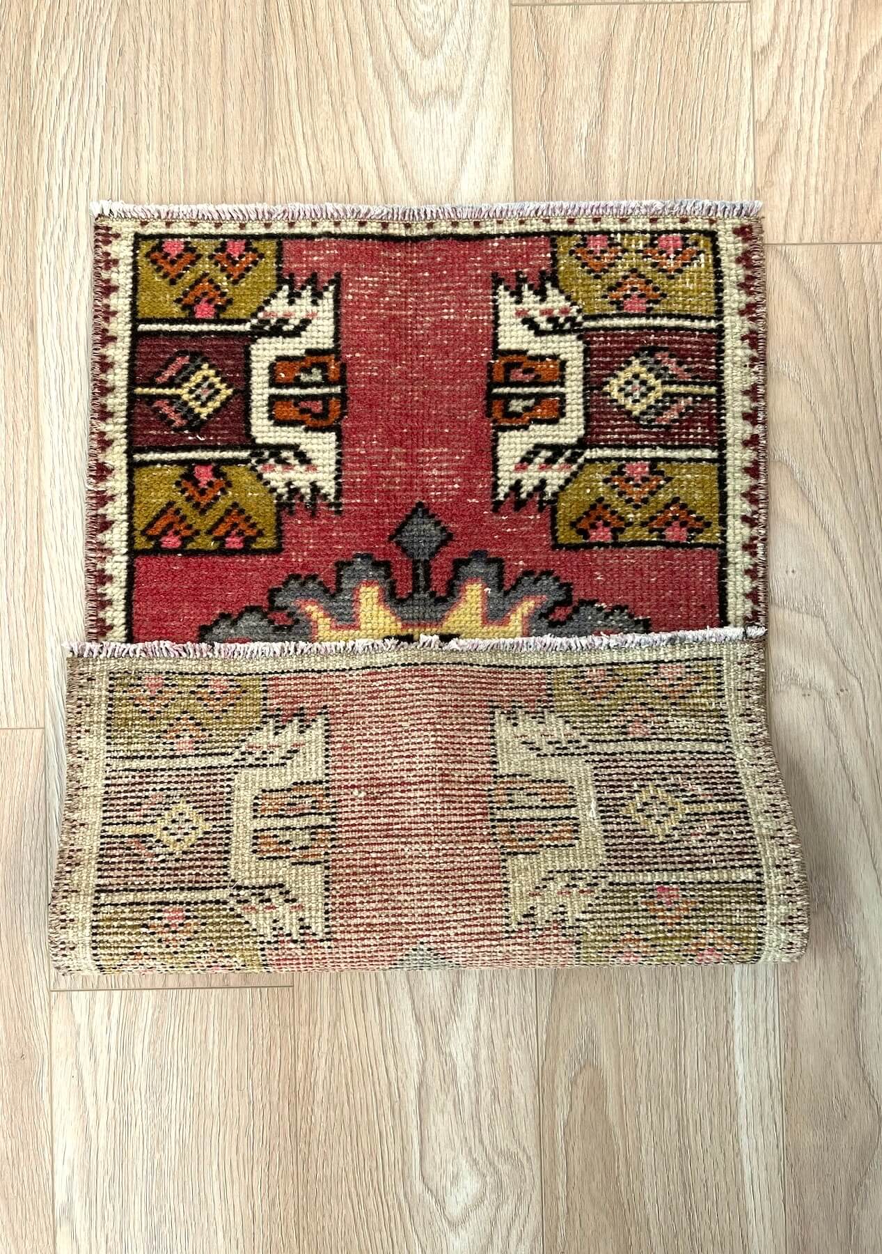 Yennefer - Vintage Mini Pink Area Rug - kudenrugs
