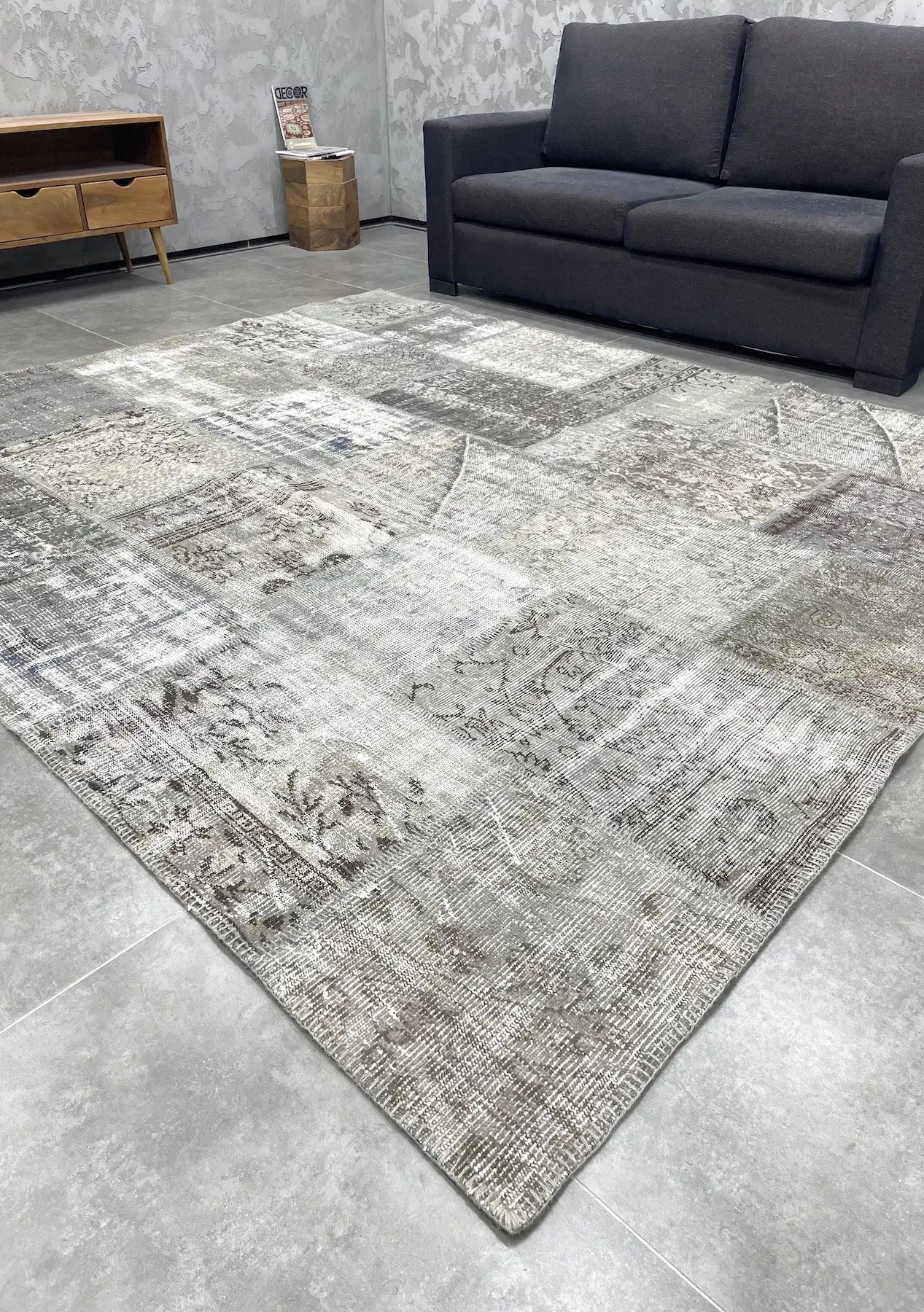 Zaafirah - Vintage Gray Patchwork Rug - kudenrugs