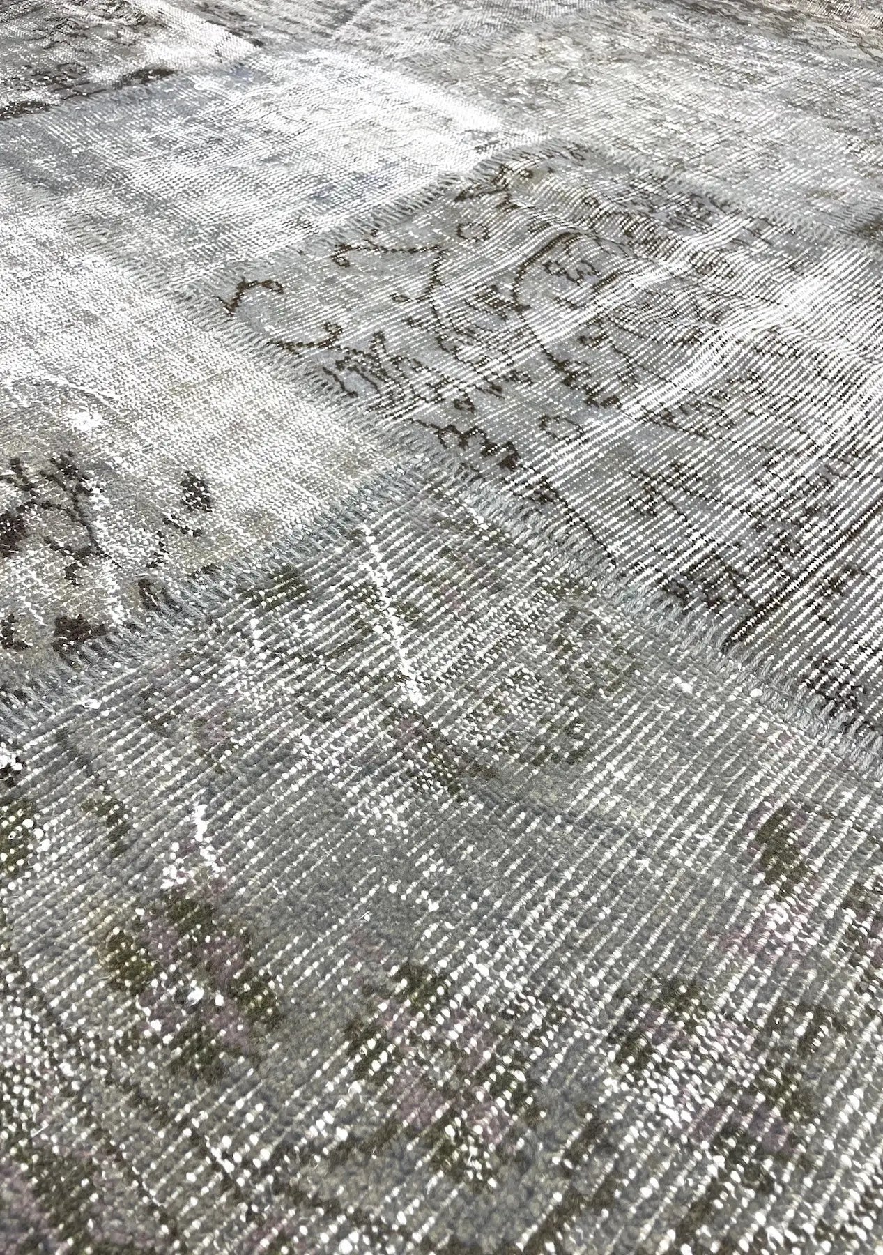 Zaafirah - Vintage Gray Patchwork Rug - kudenrugs