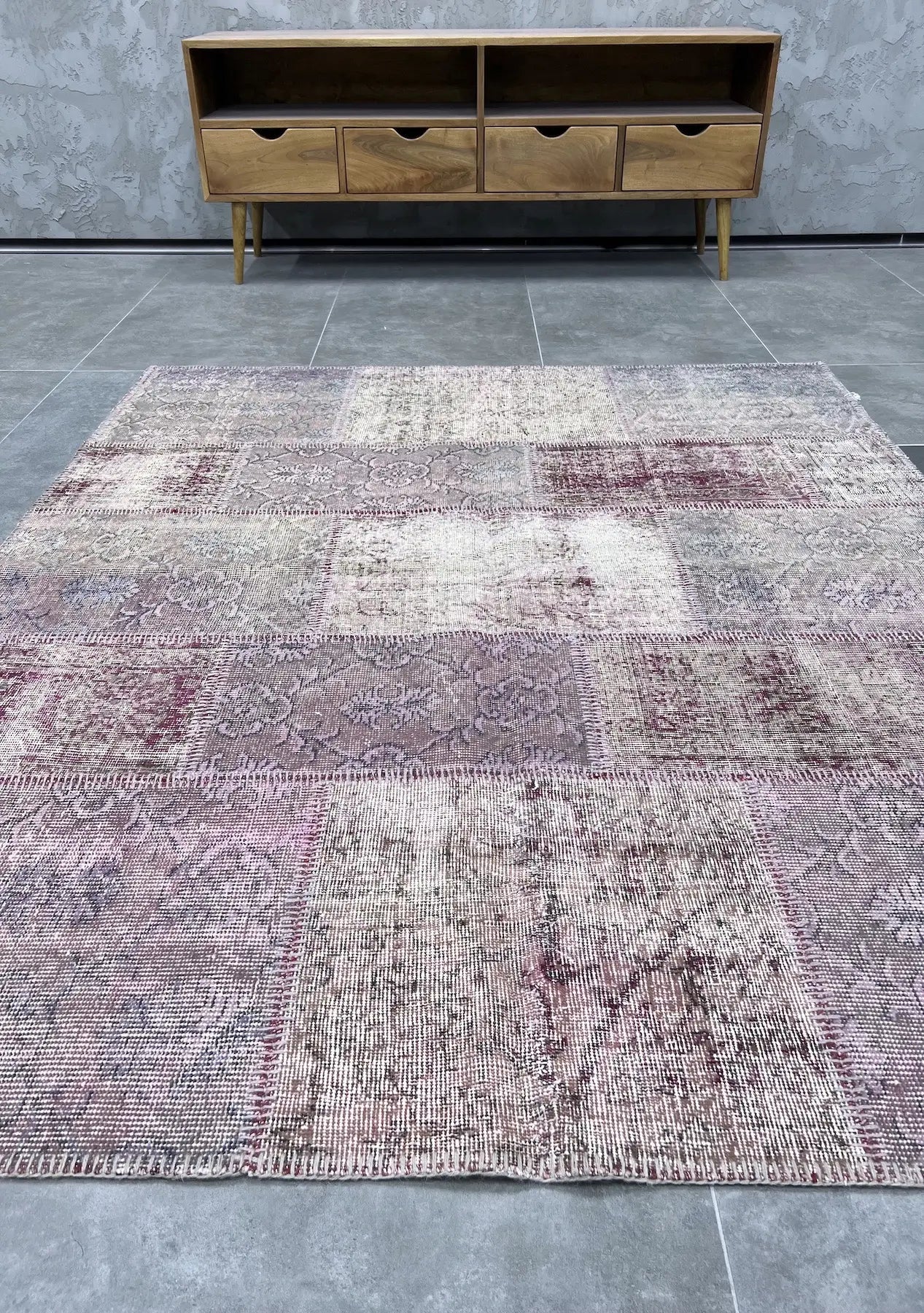 Zandria - Vintage Pink Patchwork Rug - kudenrugs