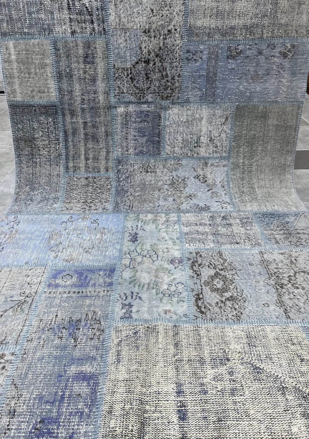 Zannah - Vintage Blue Patchwork Rug - kudenrugs