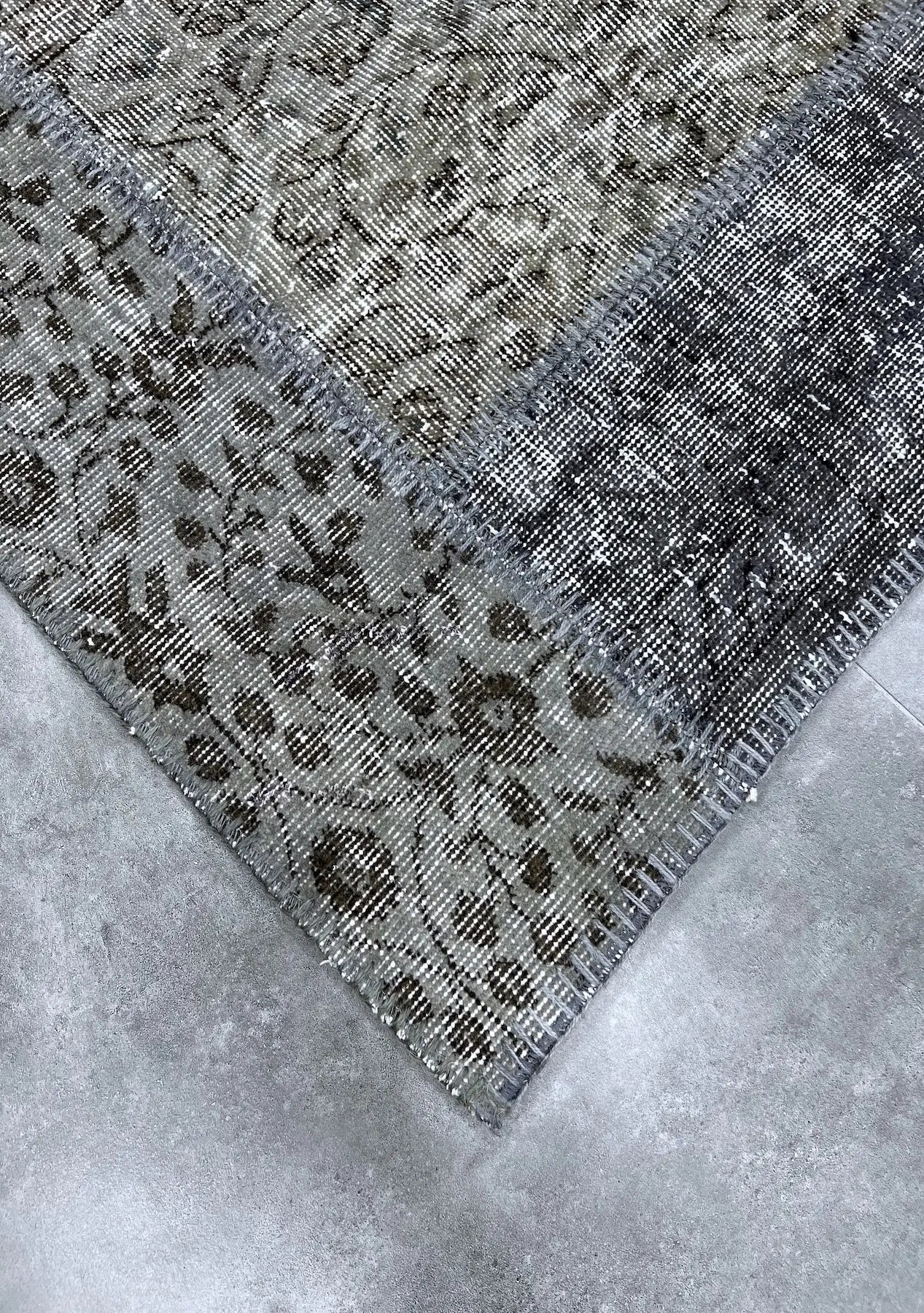 Zanubiya - Vintage Gray Patchwork Rug - kudenrugs