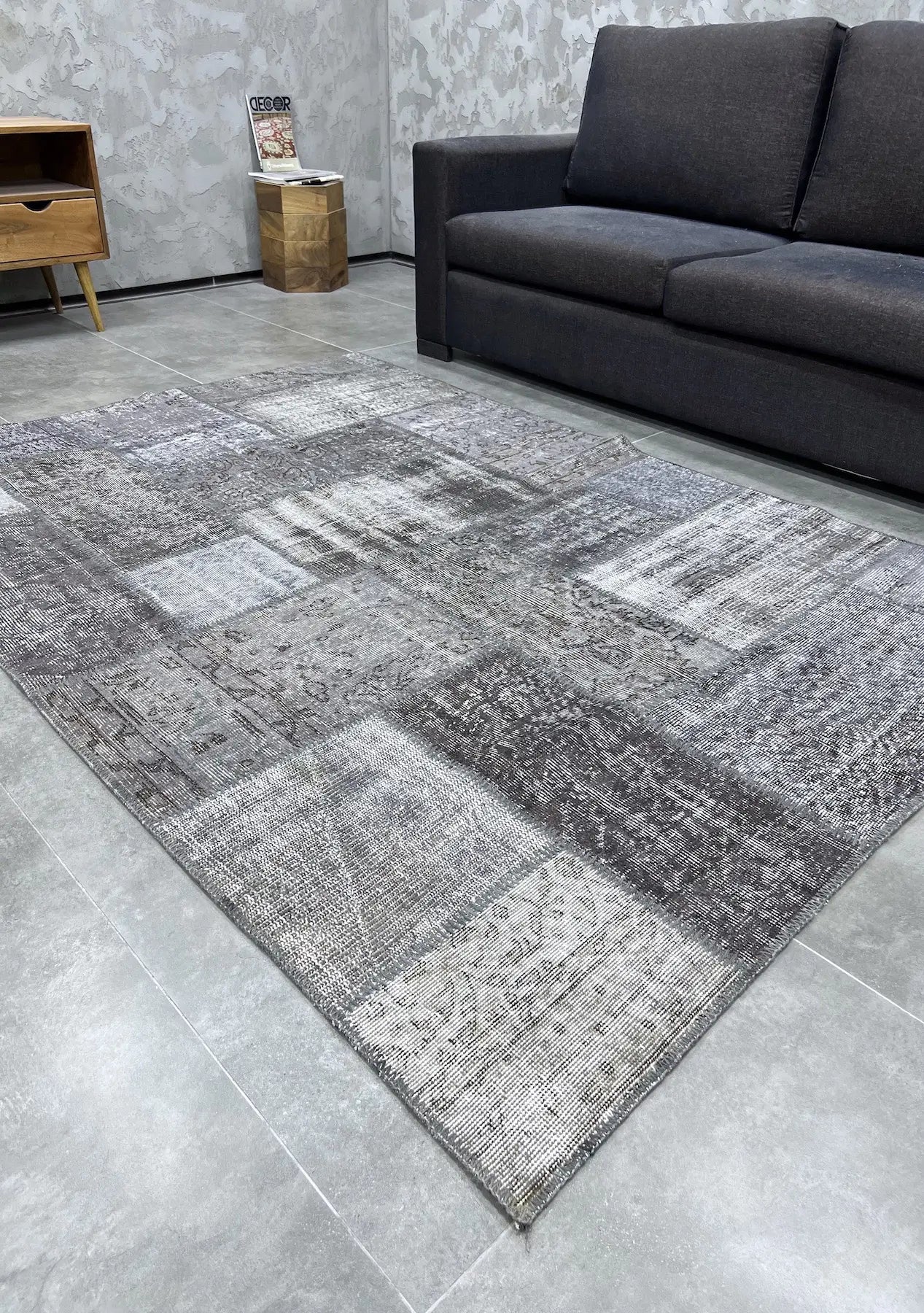 Zarita - Vintage Gray Patchwork Rug - kudenrugs