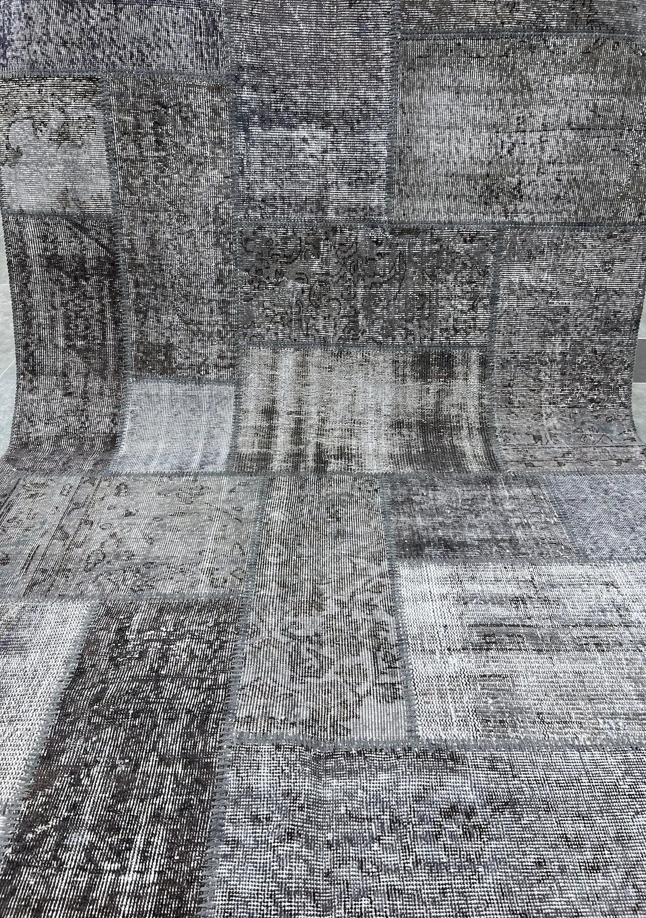 Zarita - Vintage Gray Patchwork Rug - kudenrugs