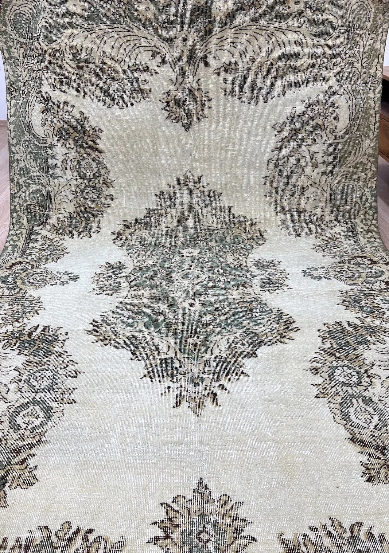 Zariyah - Vintage Beige Antique Washed Rug - kudenrugs