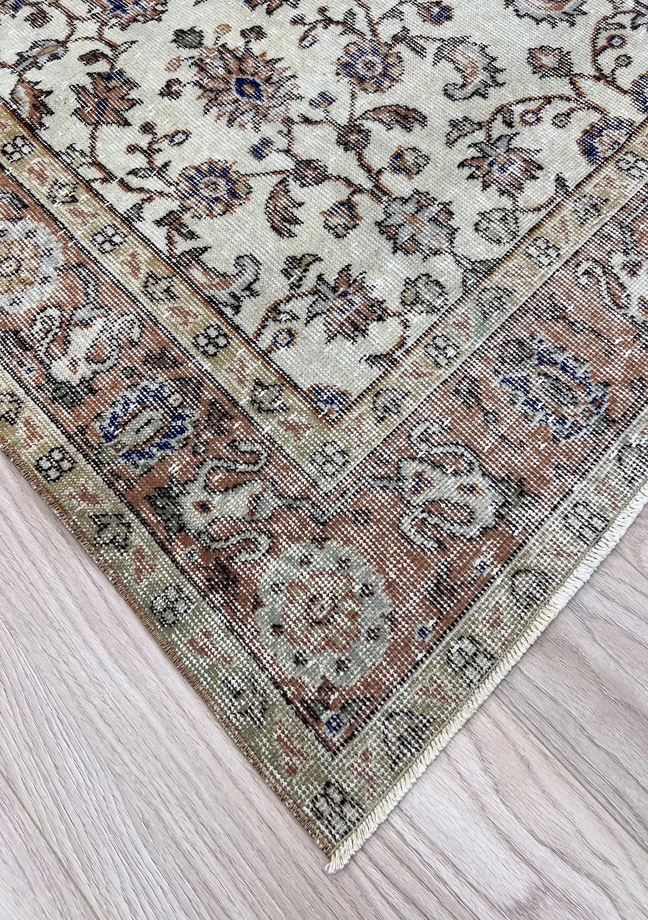 Zora - Vintage Beige Antique Washed Rug - kudenrugs